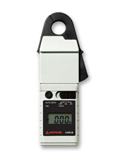 �\��С����Q��